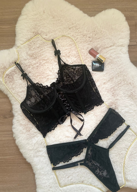 Liz Lingerie Set